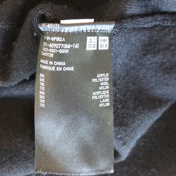 Uniqlo Knit Sweater Dress in Black - Picture 4 of 15